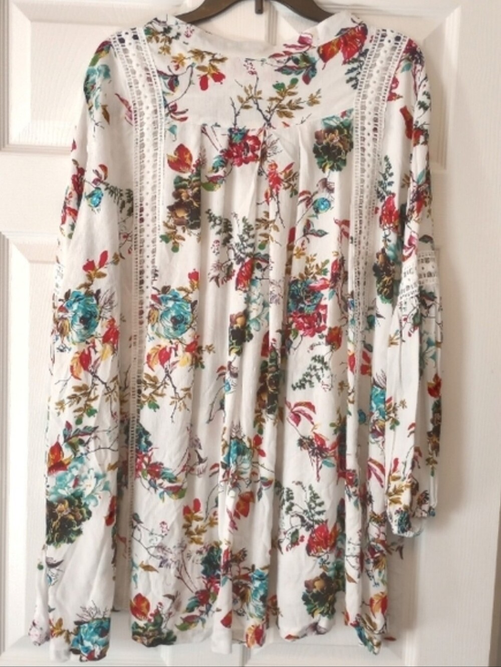 White Floral Crochet-Trim V-Neck Women's Top. R. Vivimos LARGE - Picture 5 of 7